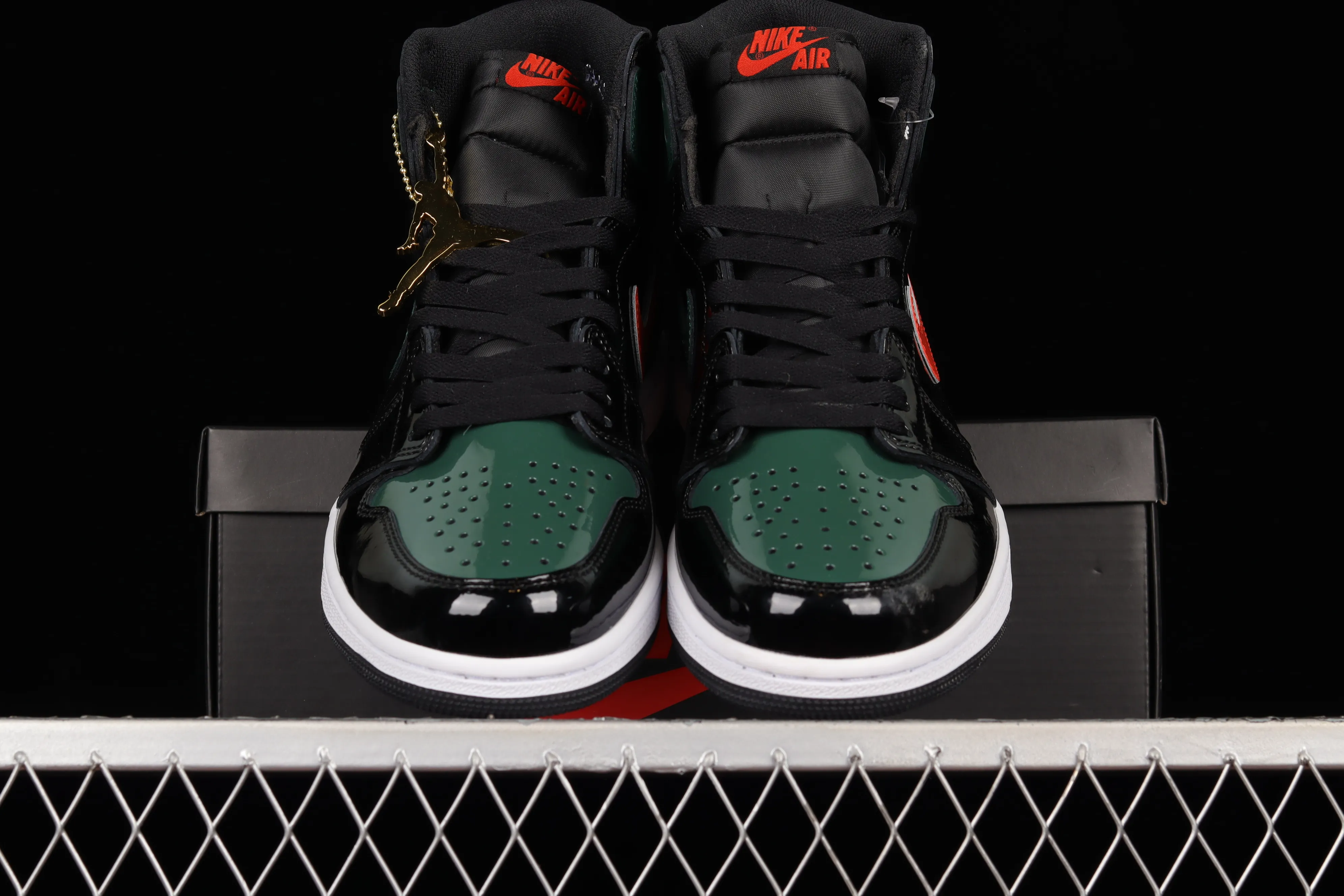 All categories Air Jordan Jordan series basketball shoes Air Jordan 1 High Air Jordan 1 Retro Hi NRG/UN AJ1 Joe 1 Miami patent leather green AV3905-038